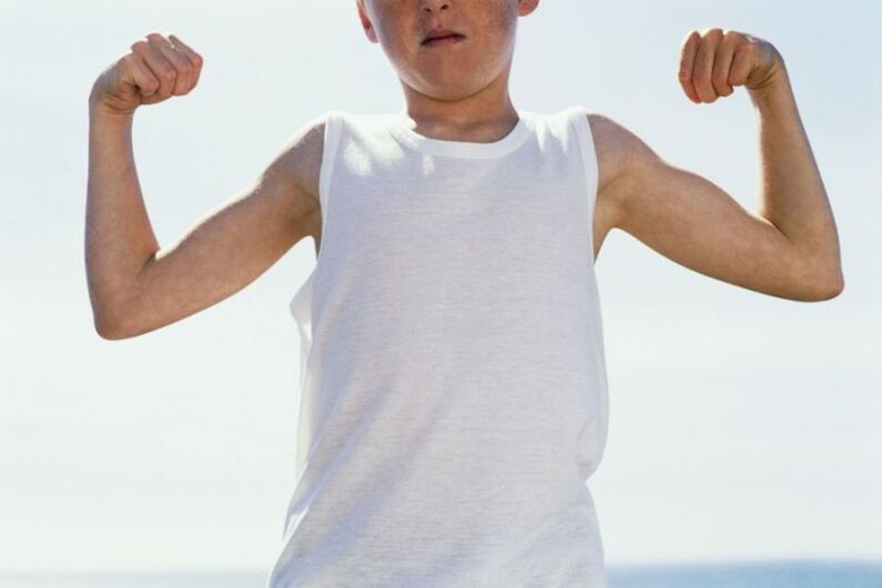 silné zväčšenie tínedžera a penisu vo veku 14 rokov